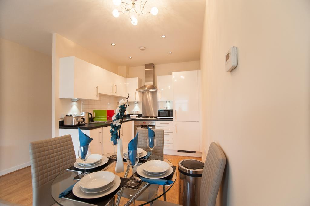 Station Suites Watford  Kültér fotó