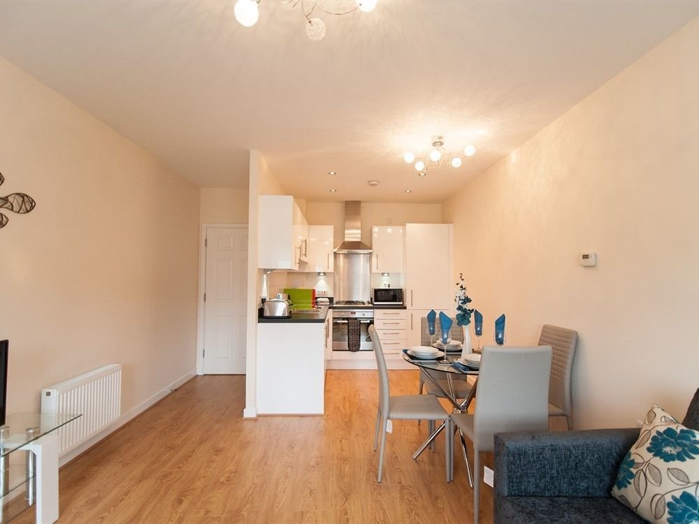 Station Suites Watford  Kültér fotó
